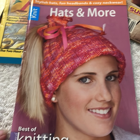 Bundle of 8 knitting books for yarn crafts - Picture 3 of 16